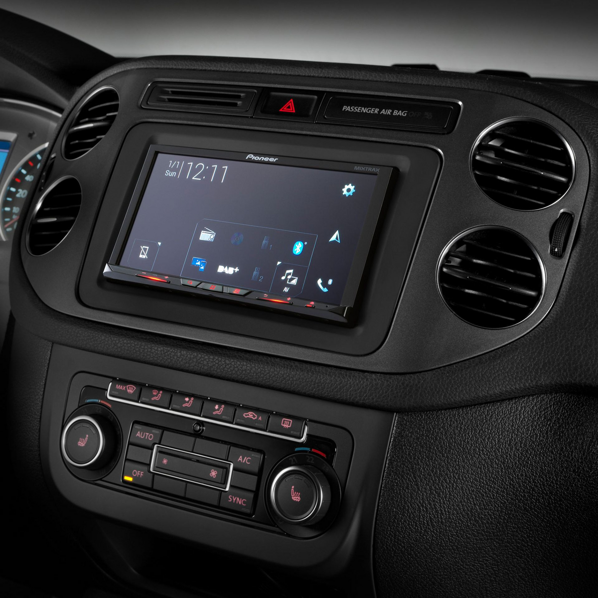 Pioneer AVIC-Z830DAB, Bilstereo med navigation och resistiv skärm