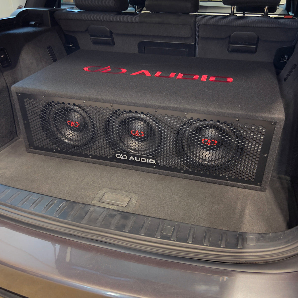 DD Audio LE-208.3 – baslåda med 3 x 8 tum, 0,7 ohm