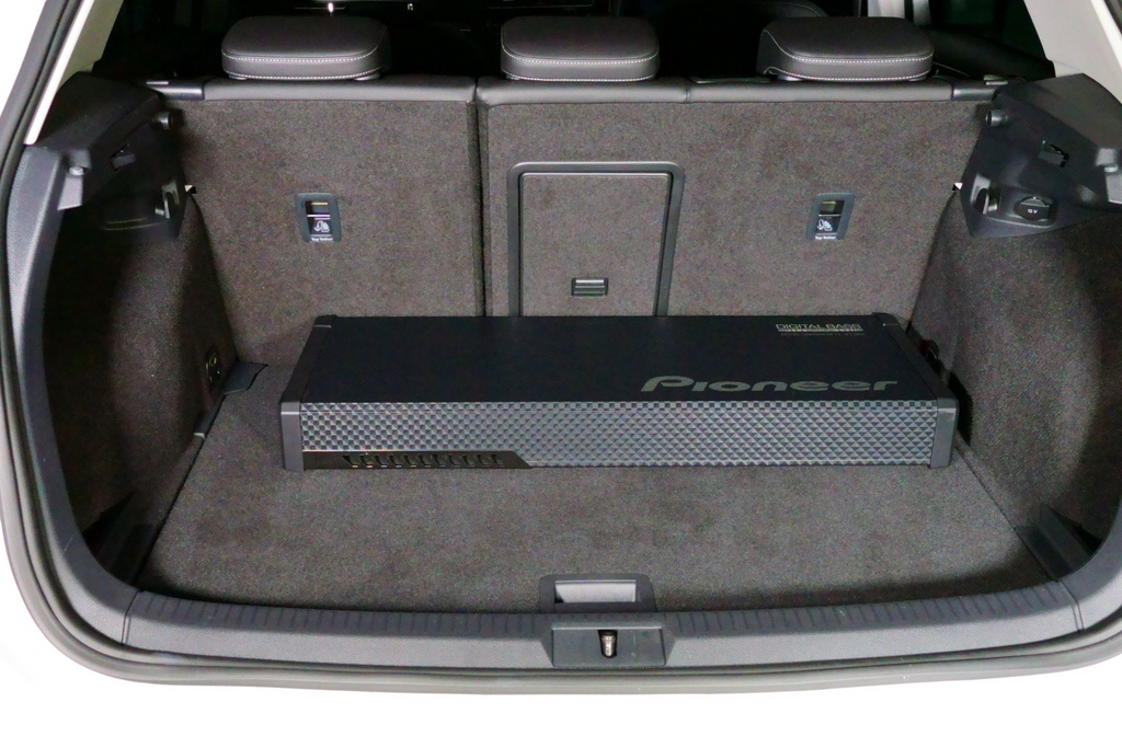 Pioneer TS-WX70DA, platt hornlåda med klass D-teknik